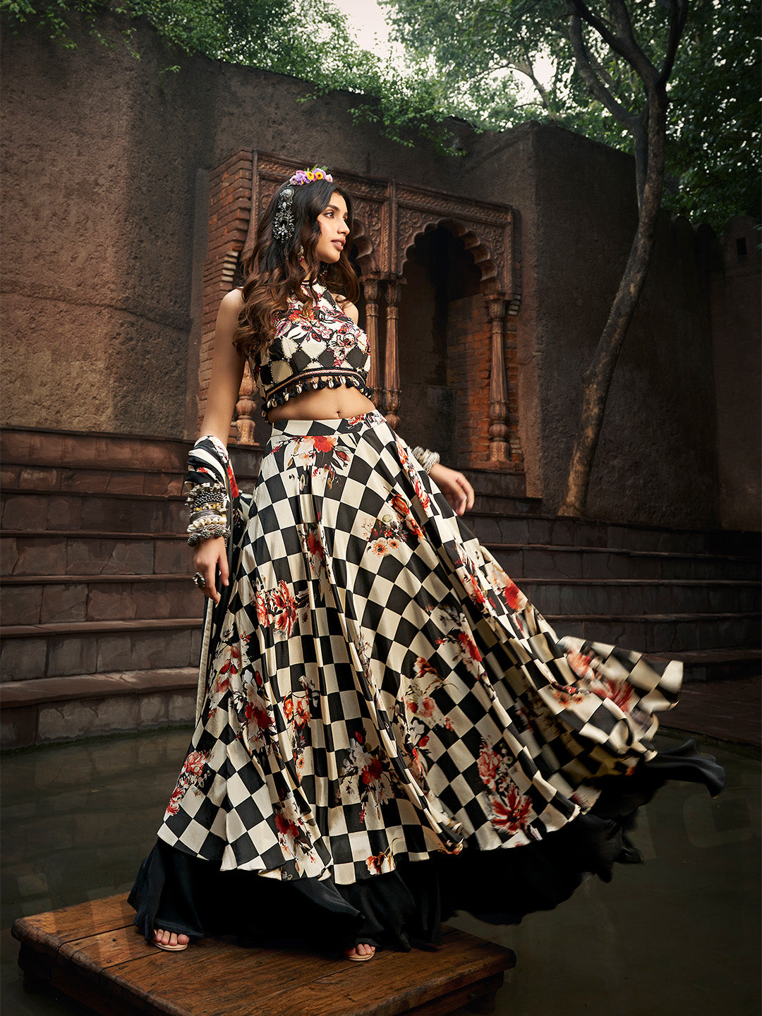 Cream & Black Checks Printed Skirt & Choli Set With Shaded Dupatta