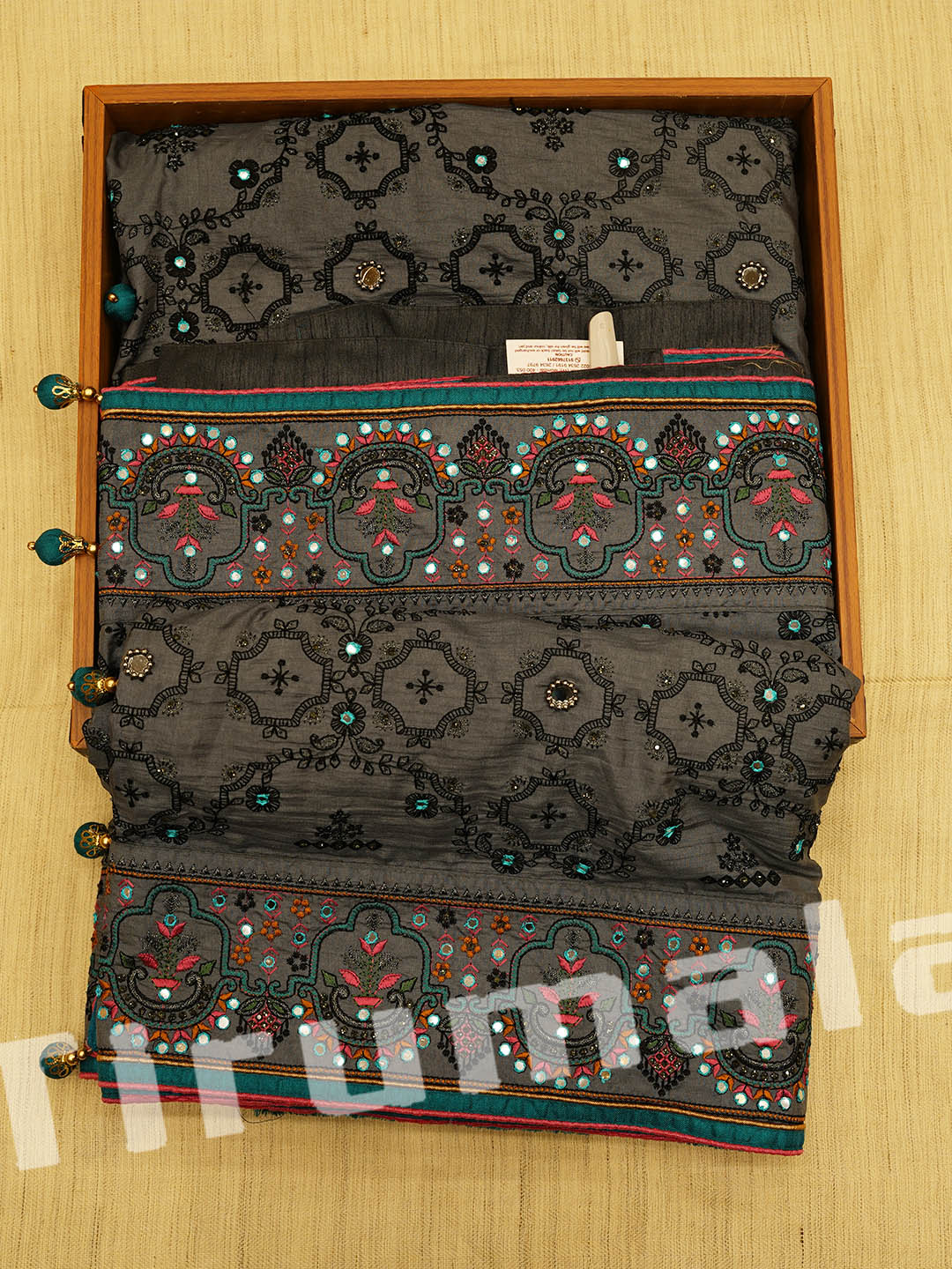 Chic Grey Raw Silk Saree With Traditional Katiyawari Work