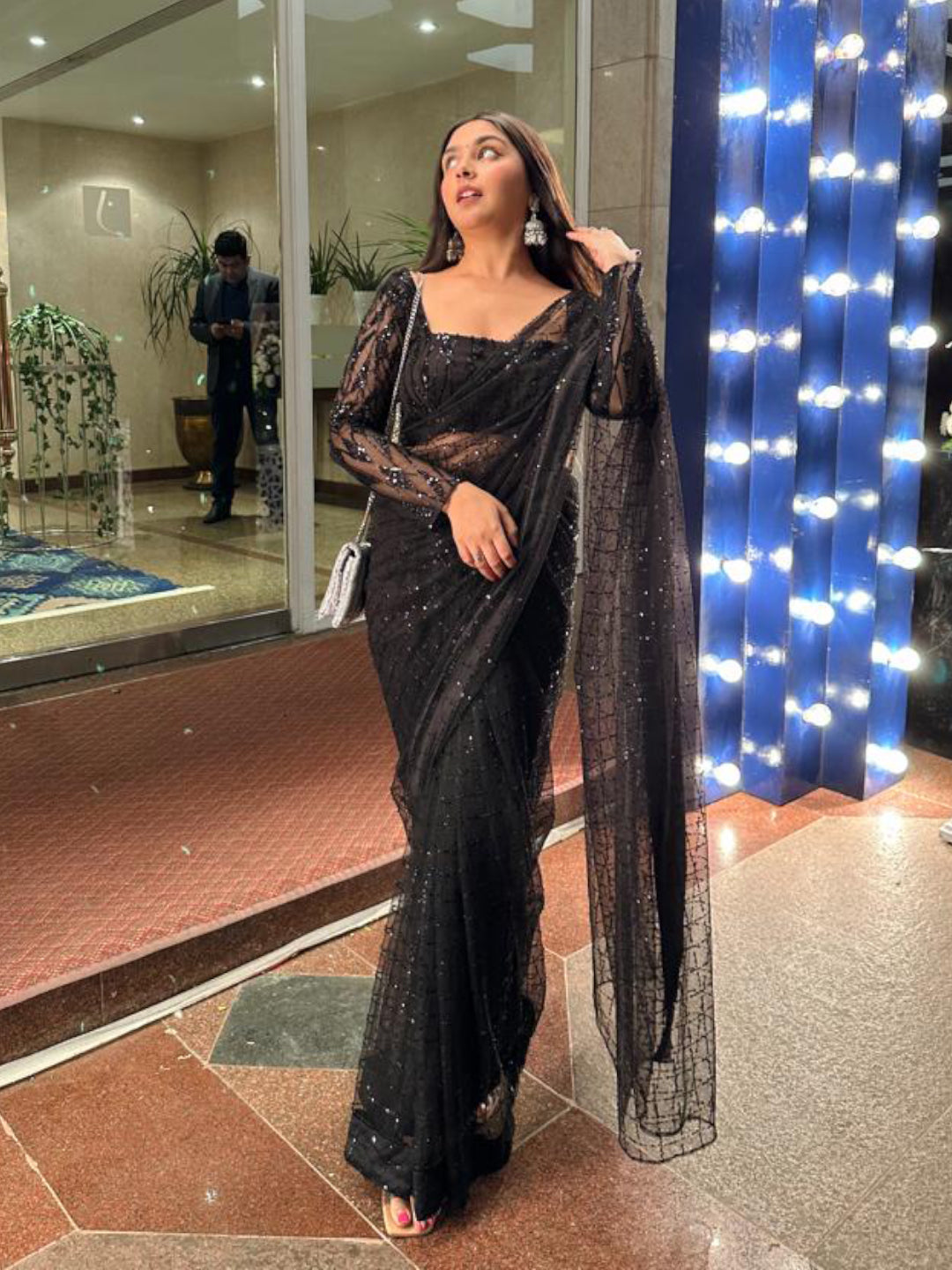 Sharmin's Black Net Sequin Saree With Blouse Fabric – Tirumala Designers